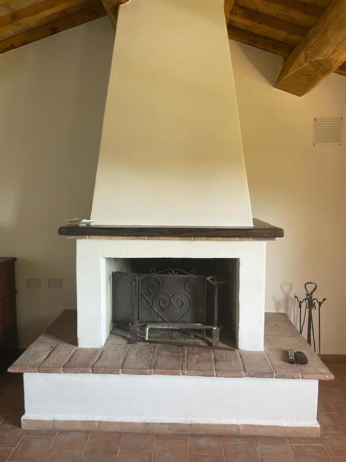 Casa Di Campagna In Collina Tatti Екстериор снимка